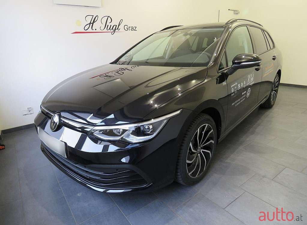 2023' Volkswagen Golf photo #1