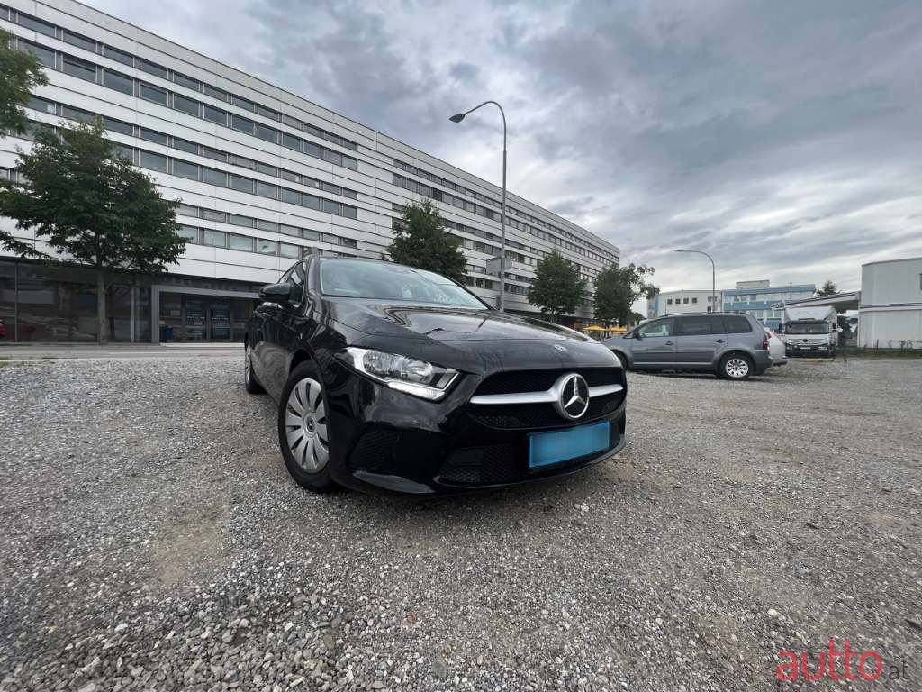2020' Mercedes-Benz A-Klasse photo #1