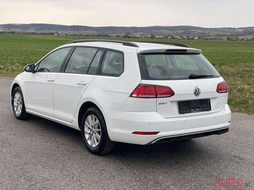 2018' Volkswagen Golf photo #5