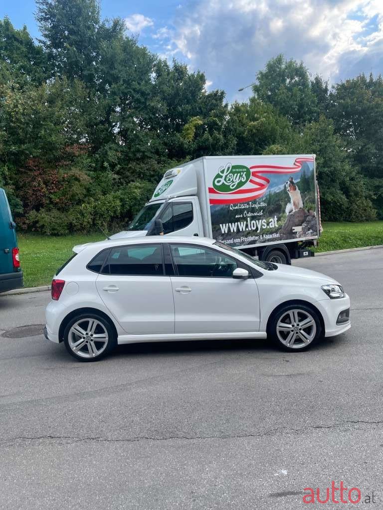 2012' Volkswagen Polo photo #5