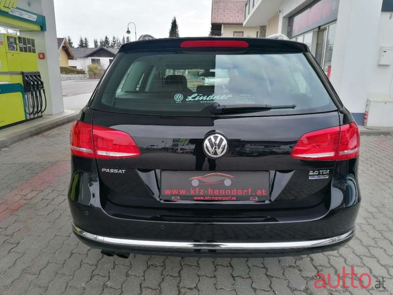 2011' Volkswagen Passat photo #6