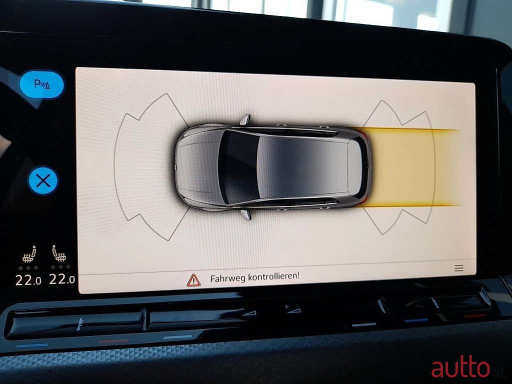 2022' Volkswagen Golf photo #4