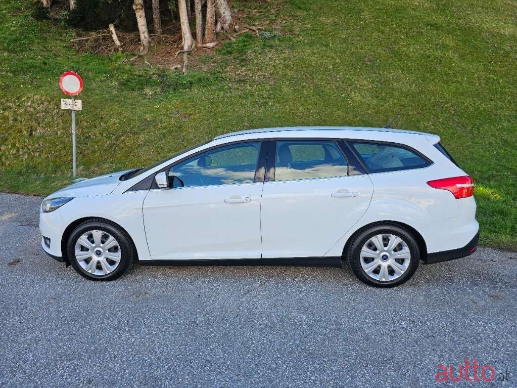 2017' Ford Focus photo #2