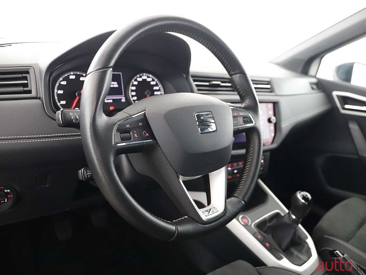 2021' SEAT Arona photo #6