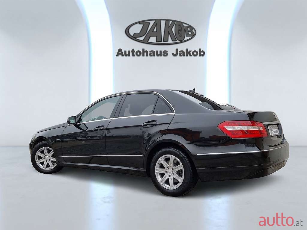 2010' Mercedes-Benz E-Klasse photo #3