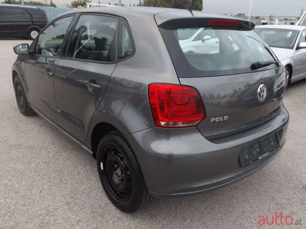 2013' Volkswagen Polo photo #5