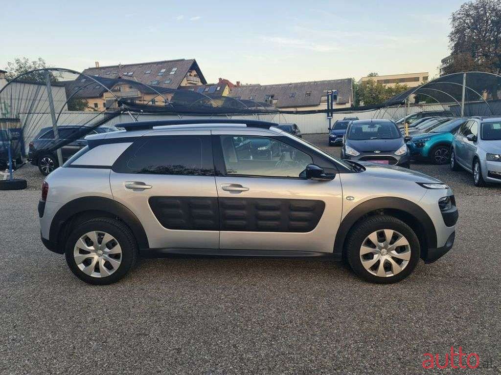 2017' Citroen C4 Cactus photo #4