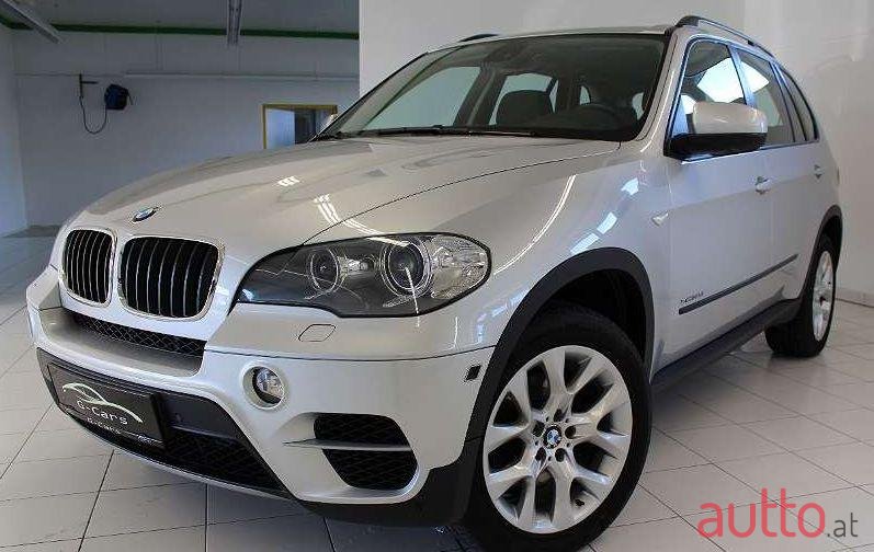 2011' BMW X5 photo #1