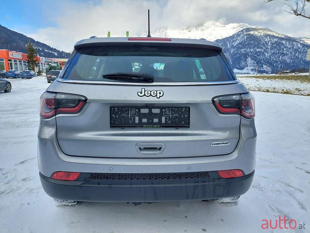 2018' Jeep Compass photo #5