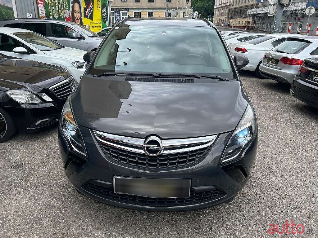 2013' Opel Zafira photo #3