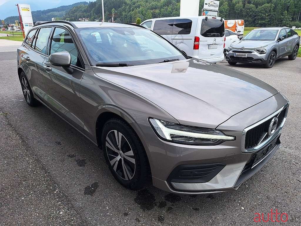2020' Volvo V60 photo #4