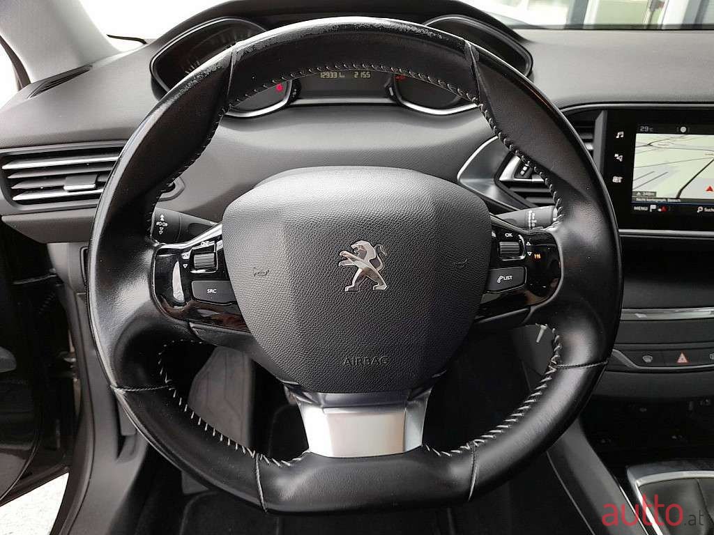 2018' Peugeot 308 photo #5