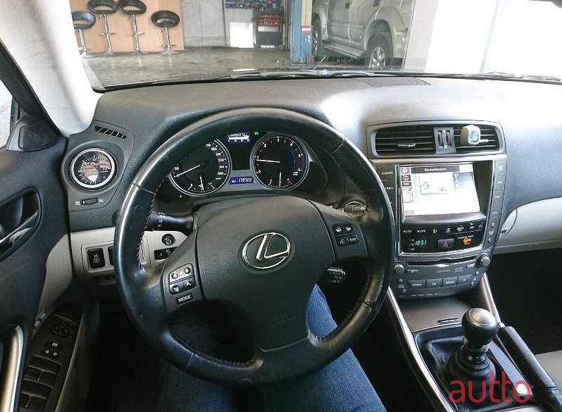 2010' Lexus IS photo #1