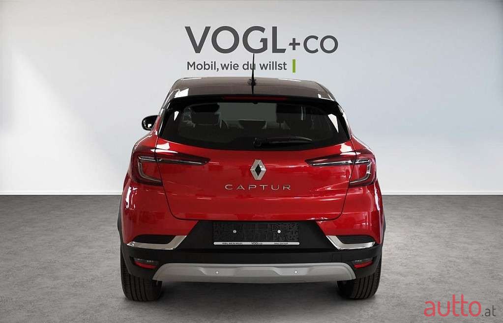 2021' Renault Captur photo #2