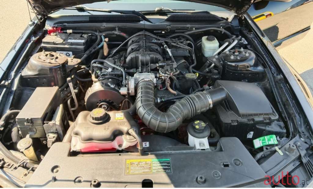 2005' Ford Mustang photo #5