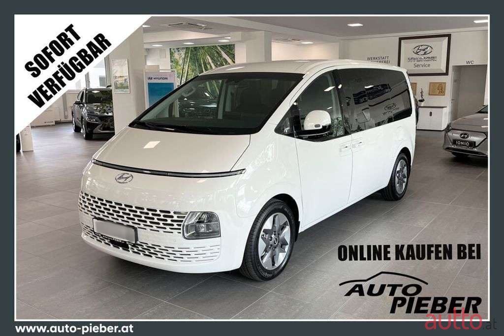 2023' Hyundai Staria photo #1