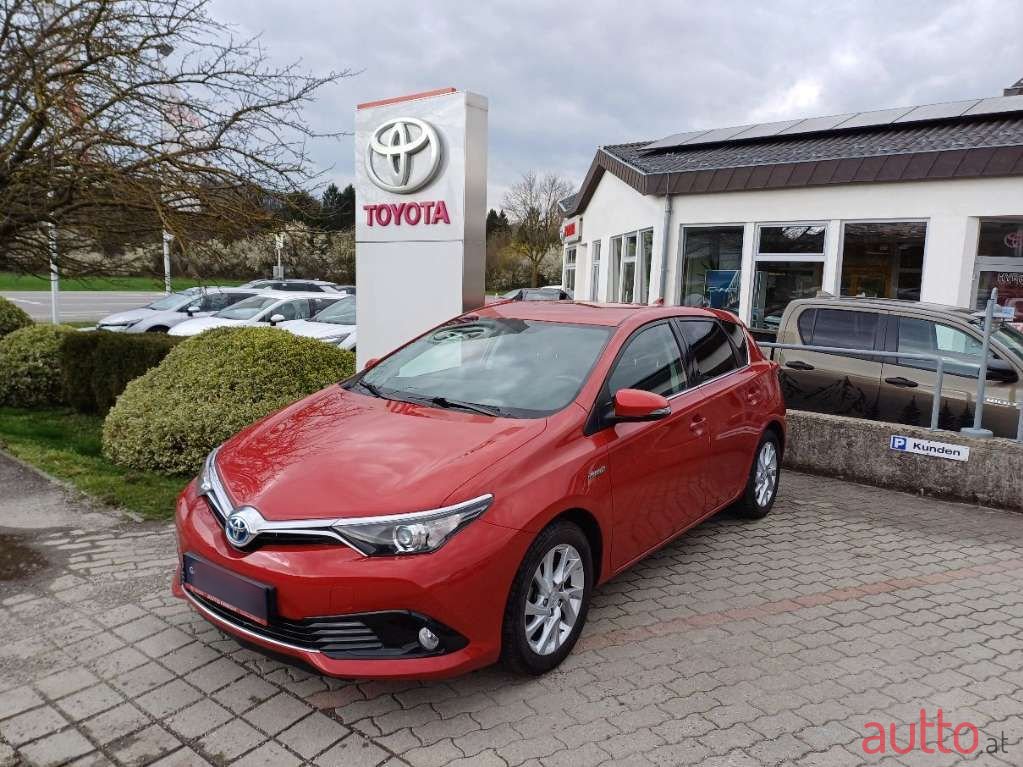 2016' Toyota Auris photo #1