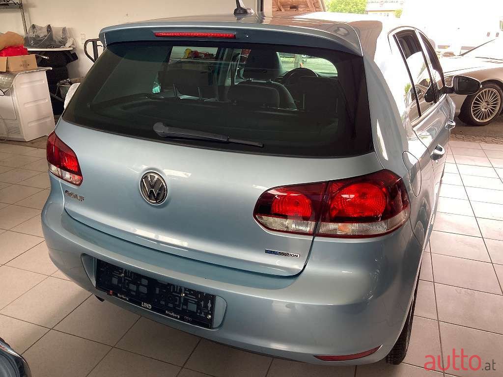 2010' Volkswagen Golf photo #2