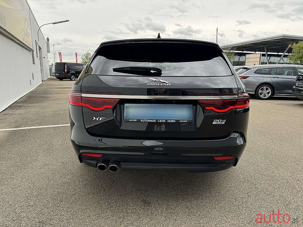 2019' Jaguar XF photo #5