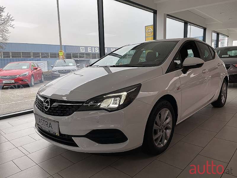 2019' Opel Astra photo #1