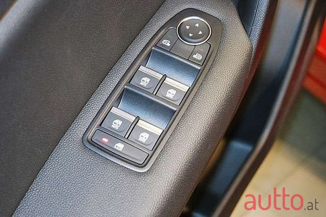 2022' Renault Captur photo #4