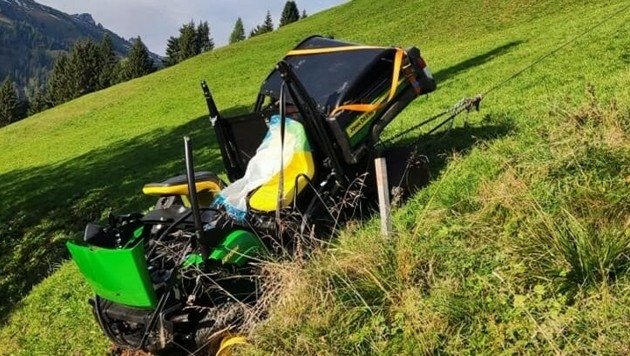 Lenker (70) stürzte samt Traktor 80 Meter ab