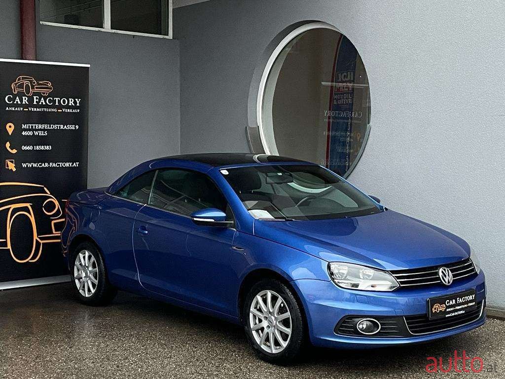2011' Volkswagen Eos photo #3