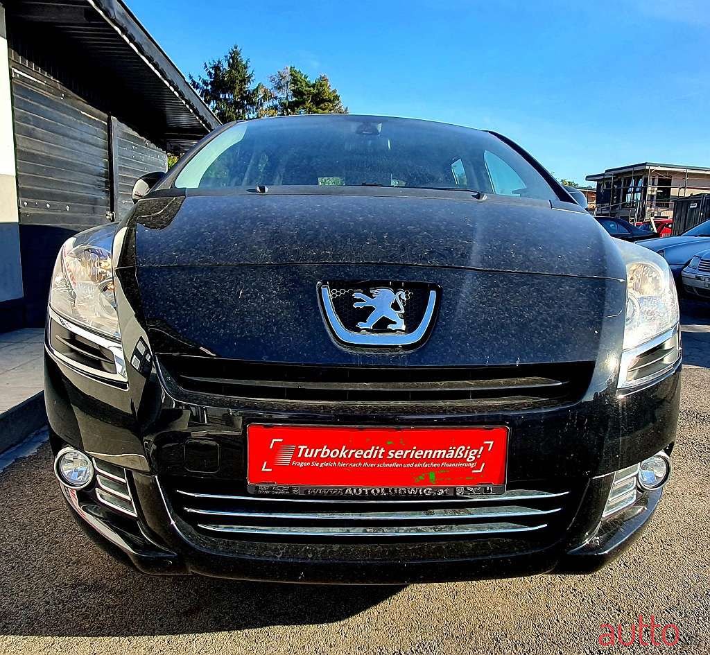 2010' Peugeot 5008 photo #2