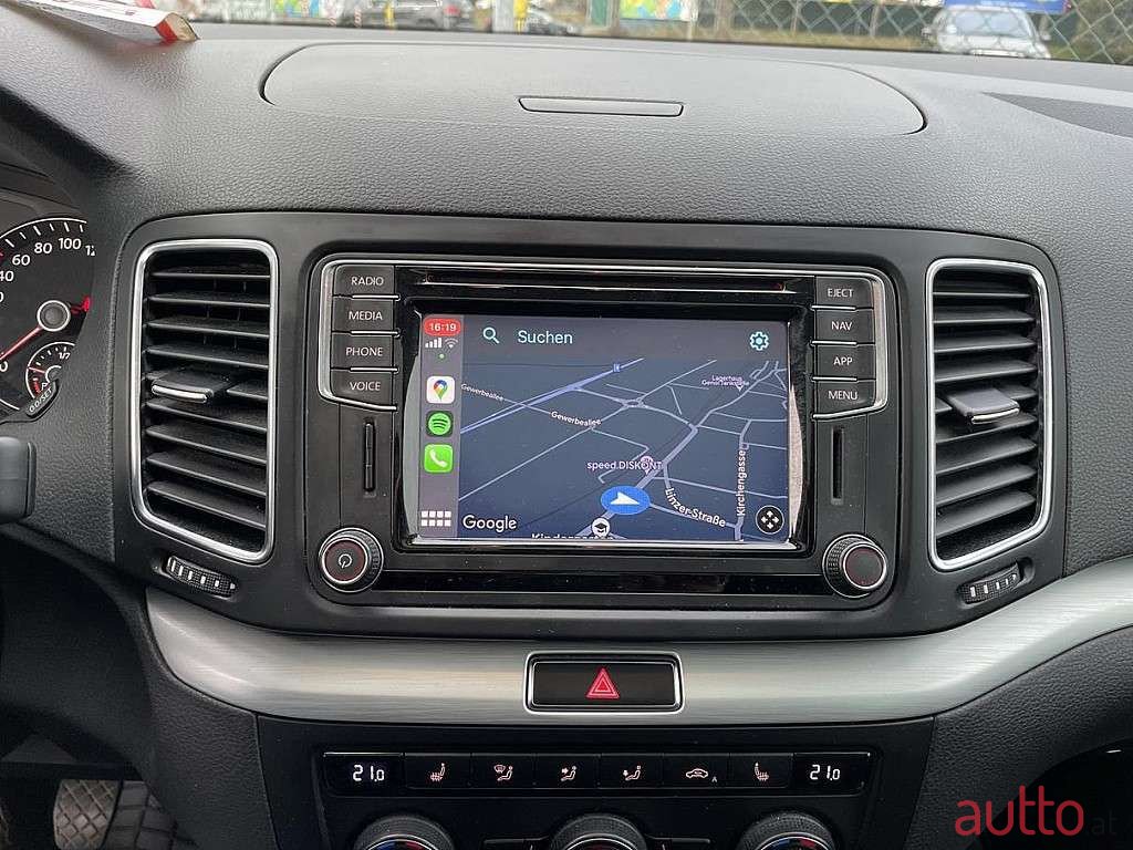 2016' Volkswagen Sharan photo #5