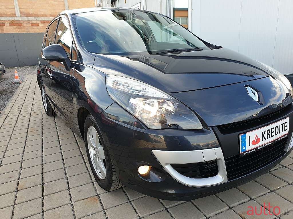 2009' Renault Megane photo #1