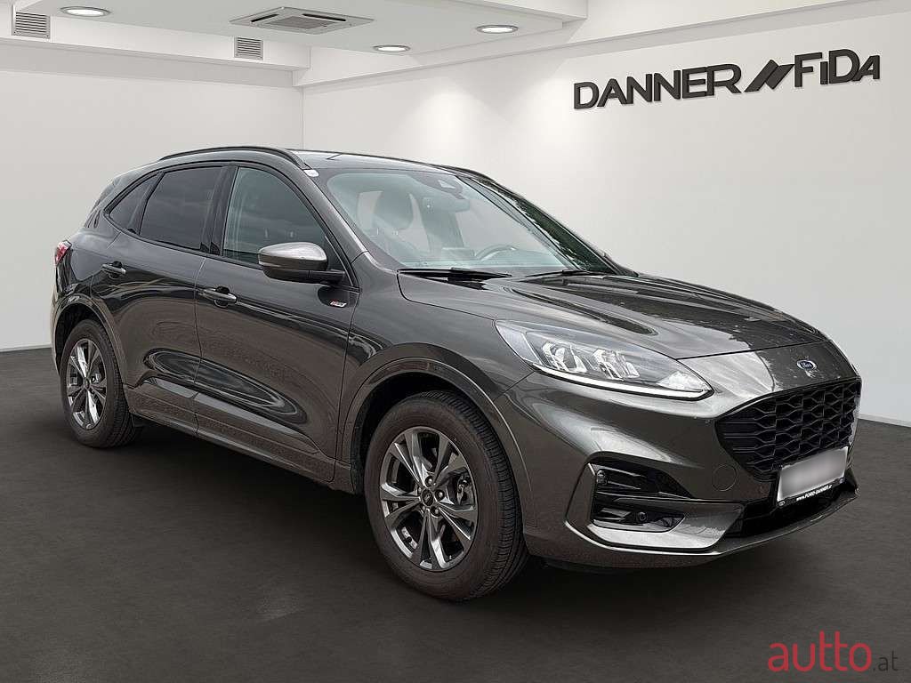 2022' Ford Kuga photo #2