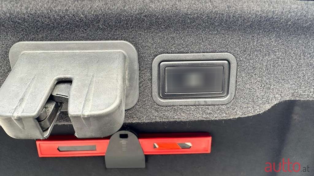 2011' Audi A8 photo #3