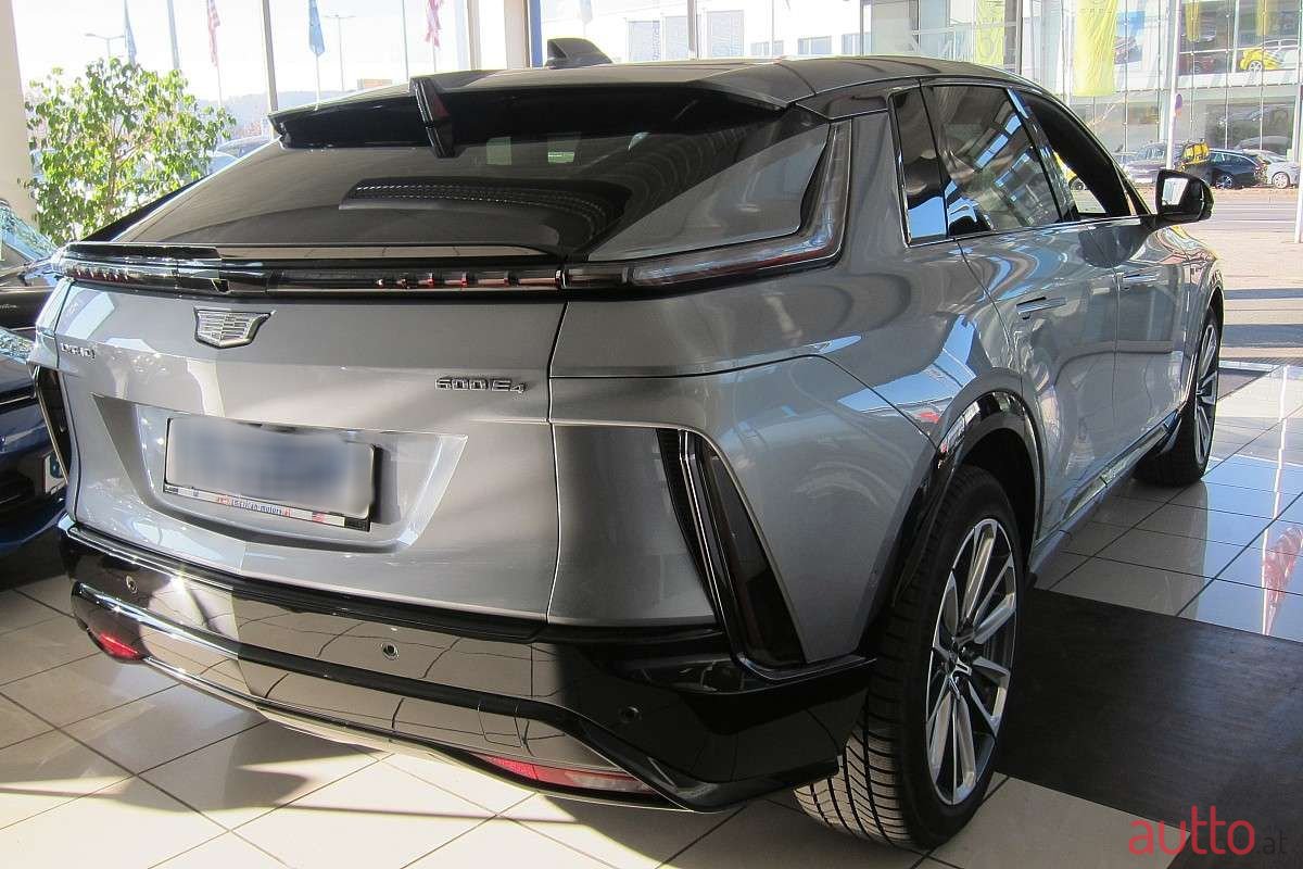 2024' Cadillac Lyriq photo #4