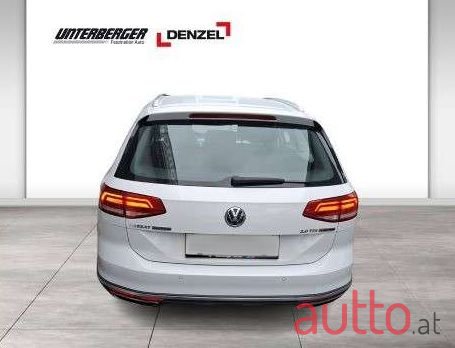 2017' Volkswagen Passat photo #5