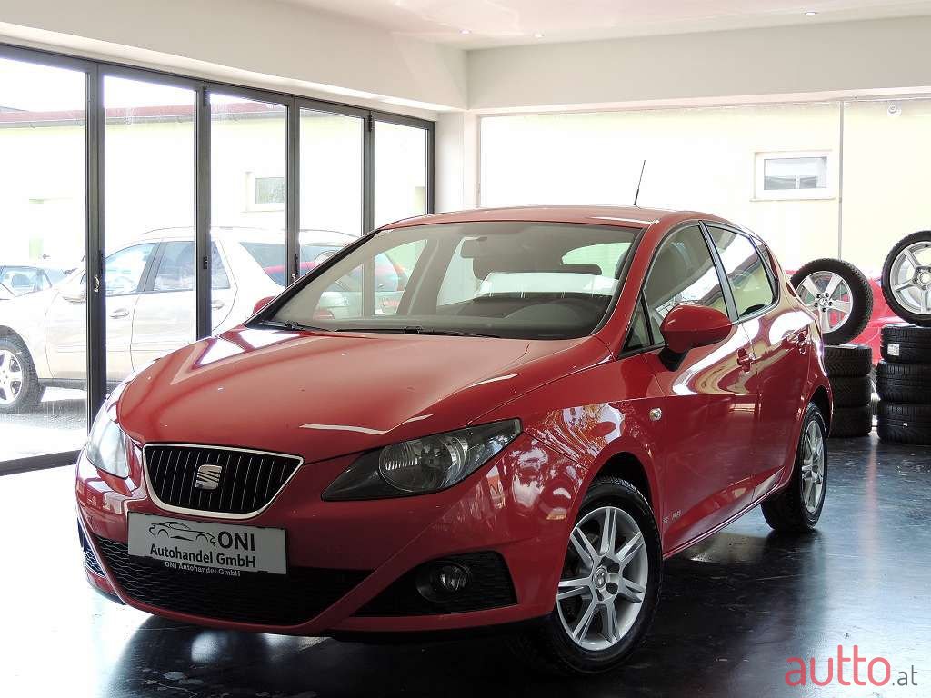 2011' SEAT Ibiza photo #1