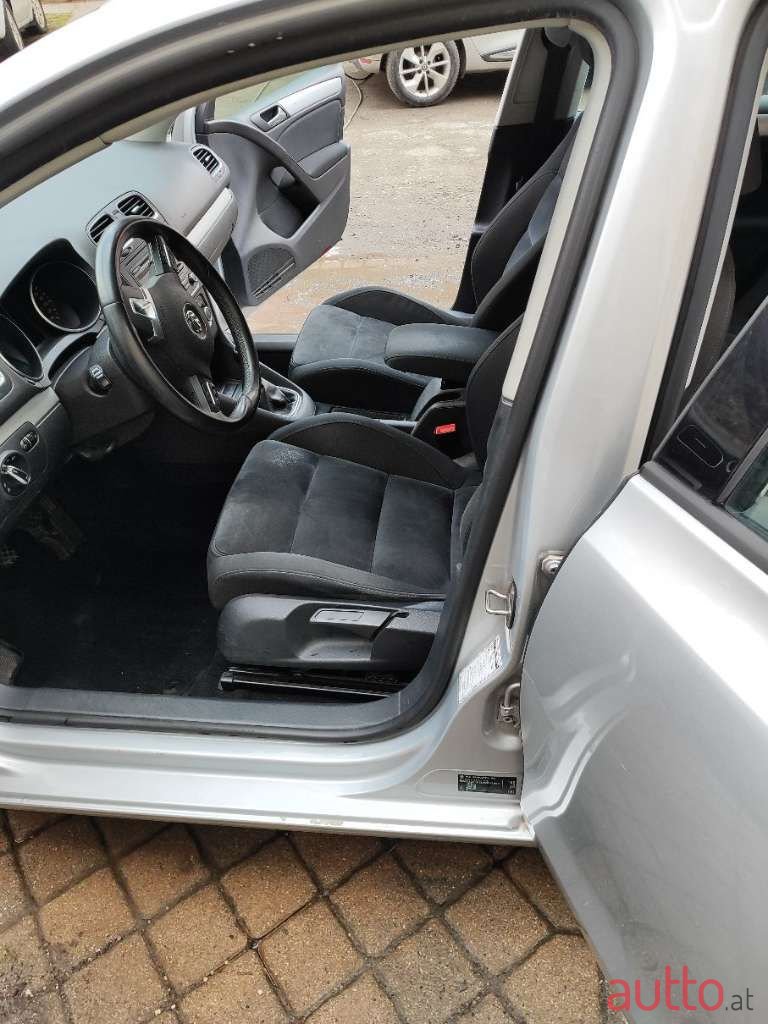 2012' Volkswagen Golf photo #6