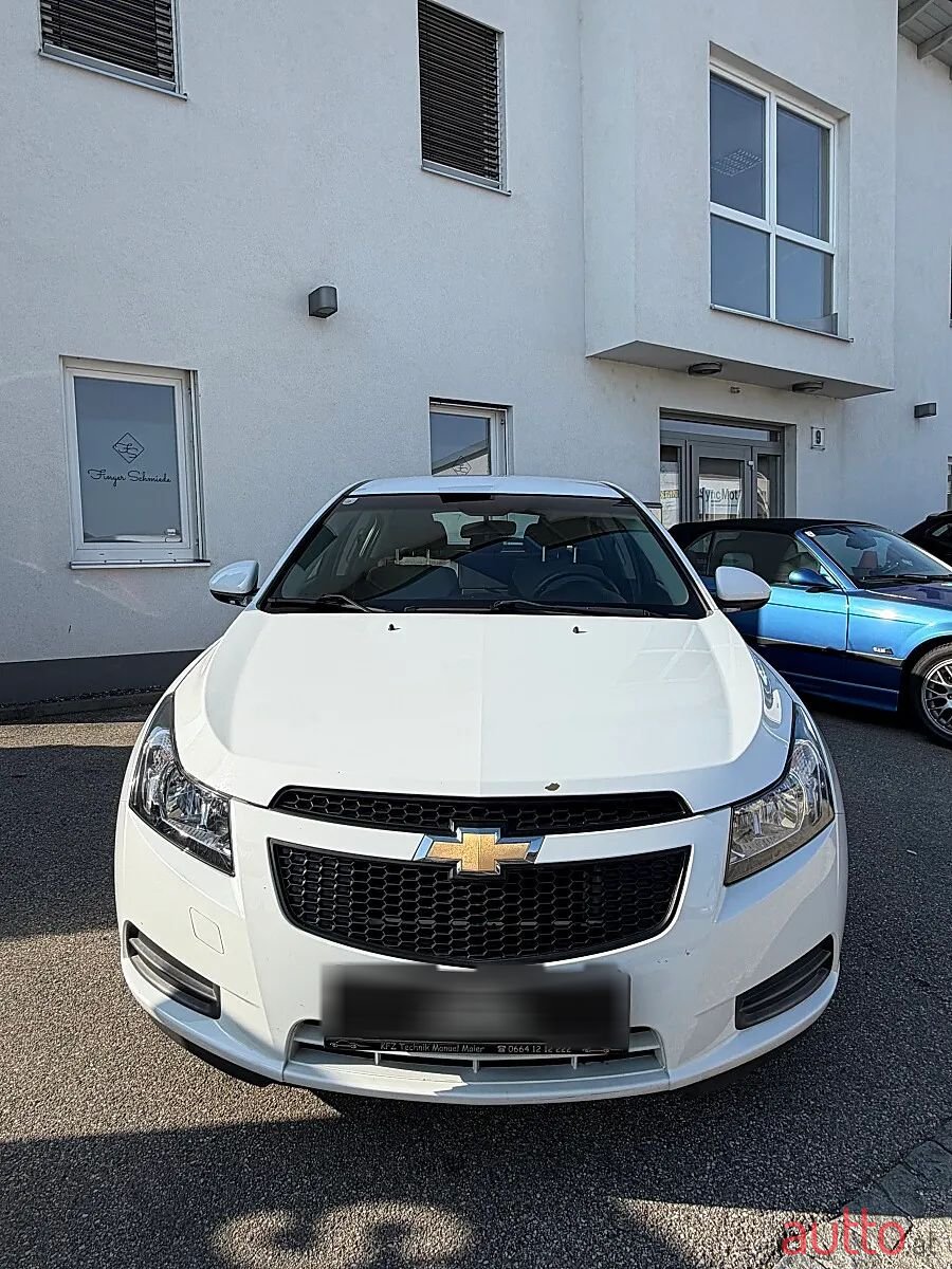 2012' Chevrolet Cruze photo #2