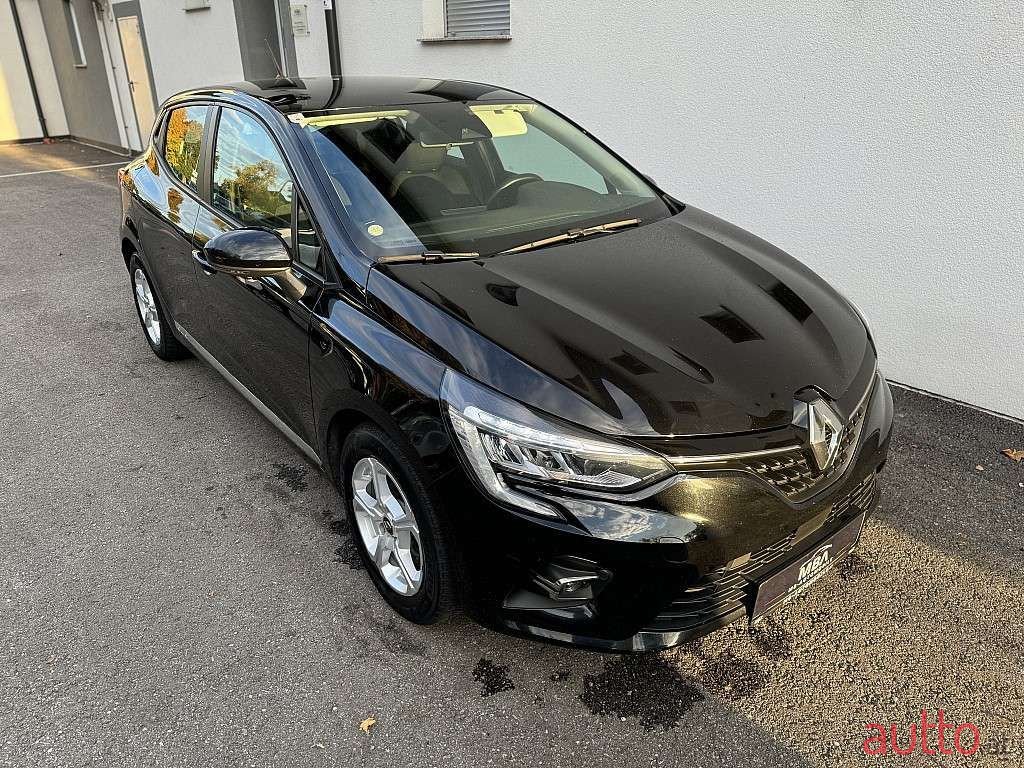 2020' Renault Clio photo #3
