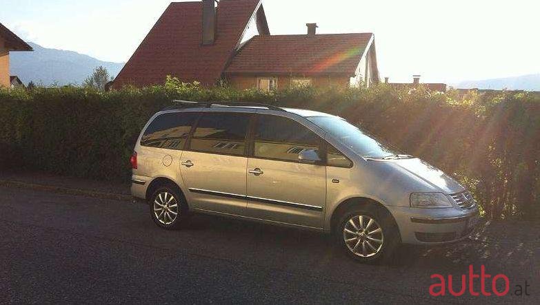 2008' Volkswagen Sharan photo #2