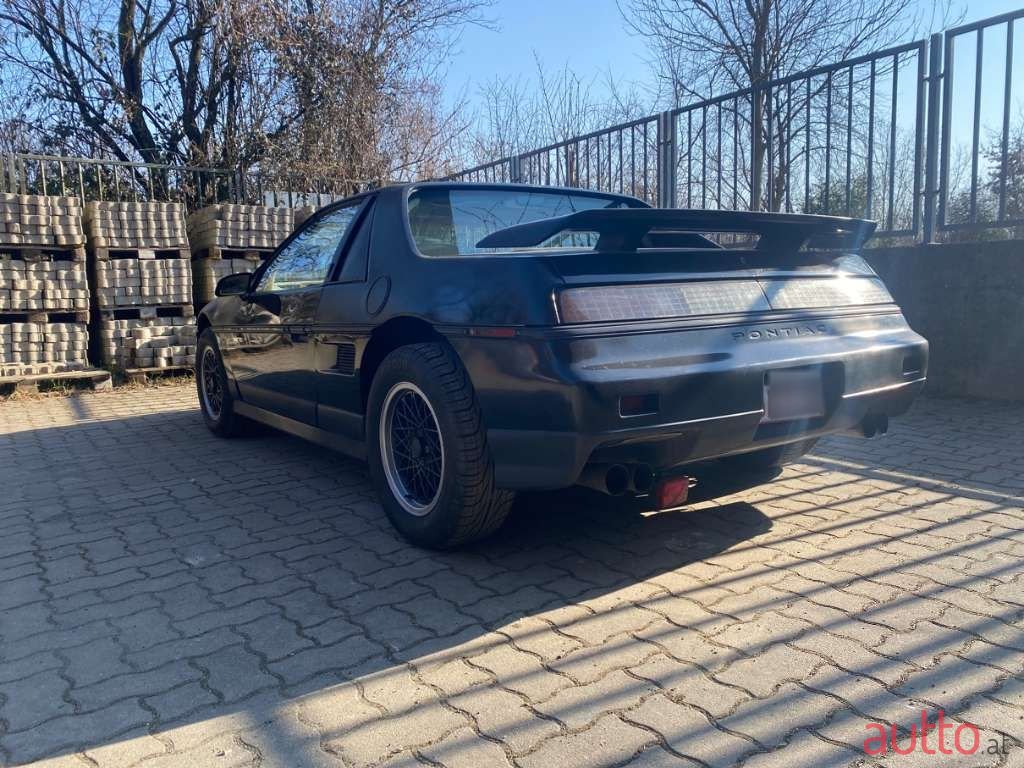 1986' Pontiac Fiero photo #3
