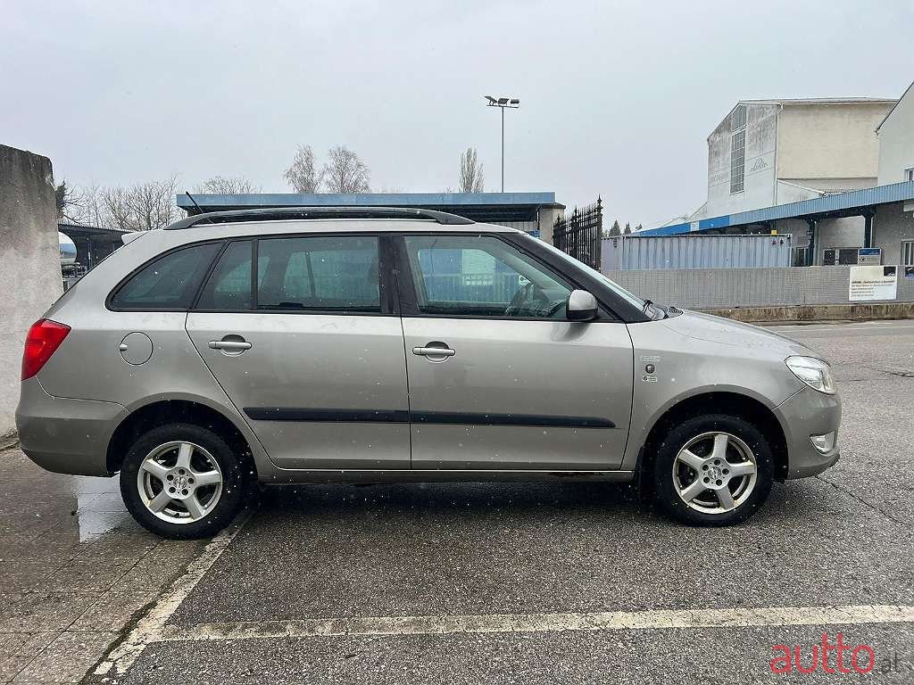 2012' Skoda Fabia photo #6