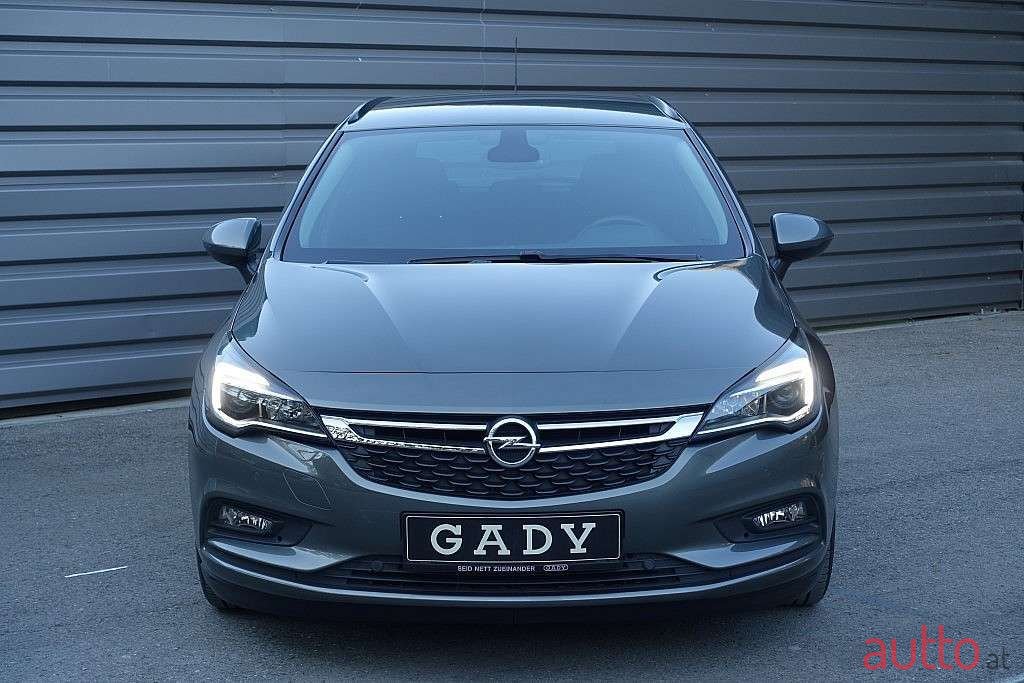 2018' Opel Astra photo #3