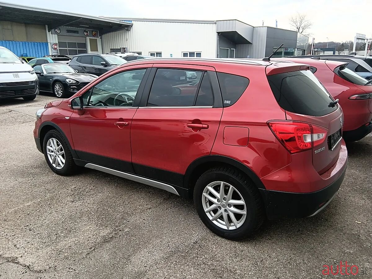 2017' Suzuki SX4 S-Cross photo #2
