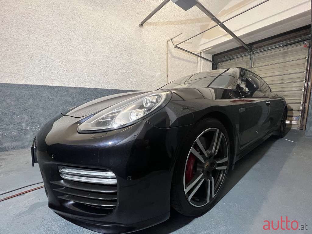 2014' Porsche Panamera photo #2
