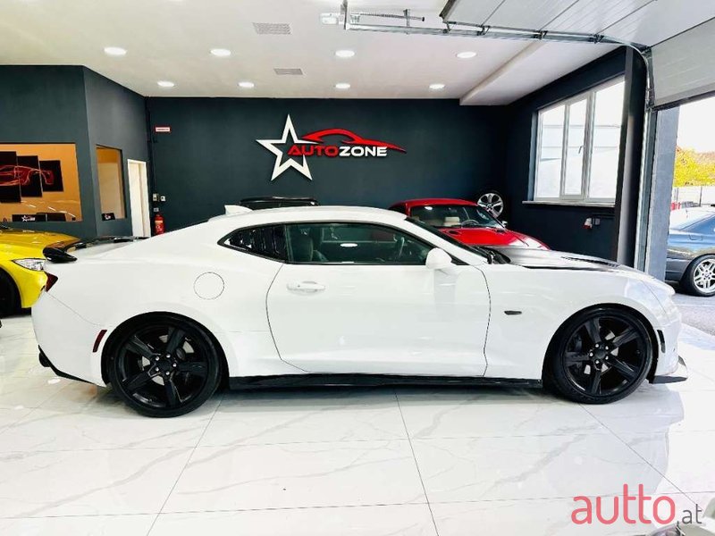 2017' Chevrolet Camaro photo #3
