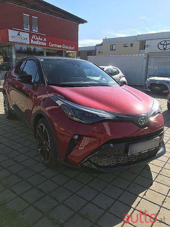 2022' Toyota C-HR photo #2