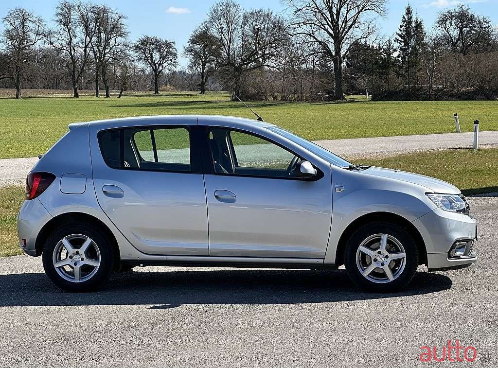 2020' Dacia Sandero photo #4