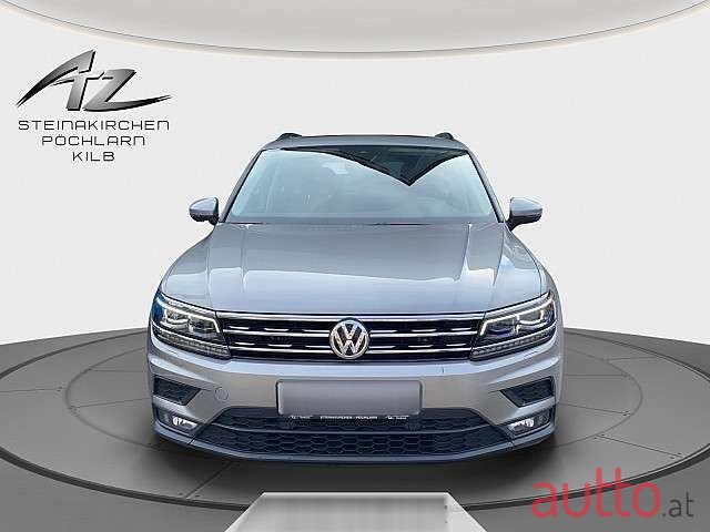 2019' Volkswagen Tiguan photo #4