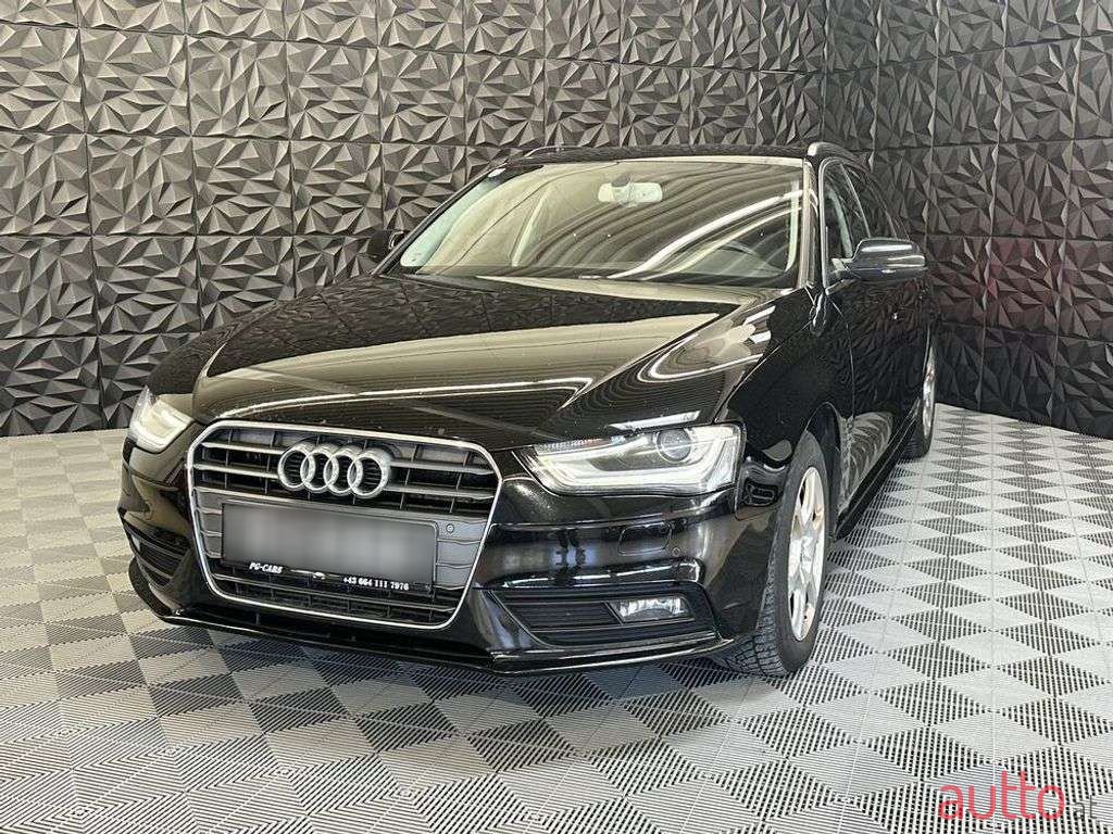 2012' Audi A4 photo #3