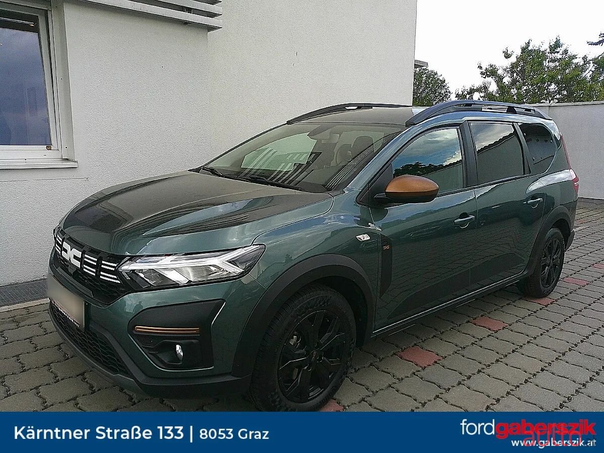 2023' Dacia Jogger photo #2